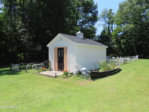 14 The Ln, Stamford, VT 05352