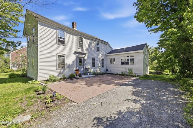 162 Skyline Trl, Middlefield, MA 01243
