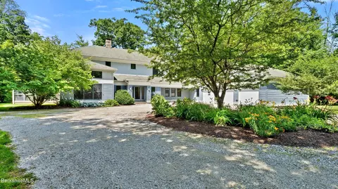 16 Old Tree Farm Rd, Stockbridge, MA 01262