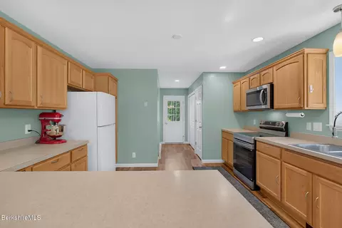 235 Mcnerney Rd, Becket, MA 01223 photo 15
