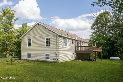 235 Mcnerney Rd, Becket, MA 01223 photo 4