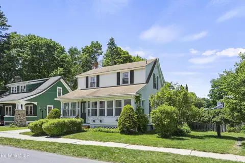 21 Cleveland St, Pittsfield, MA 01201