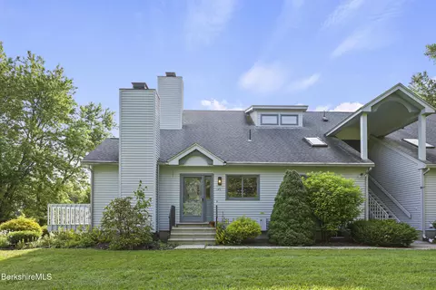 pondview dr, Pittsfield, MA 01201