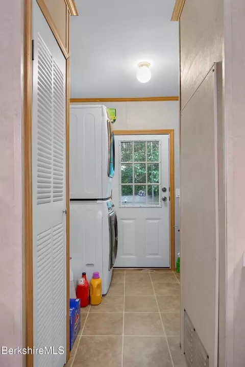 9 S County Rd, Florida, MA 01247 photo 25