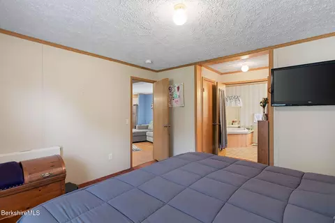 9 S County Rd, Florida, MA 01247 photo 32