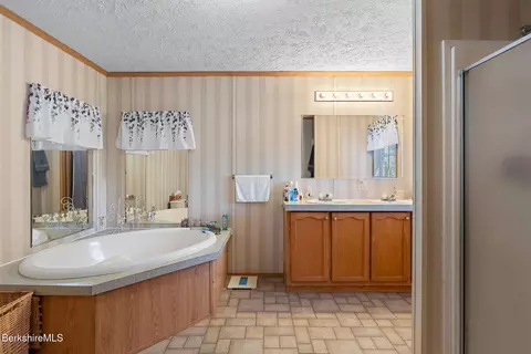 9 S County Rd, Florida, MA 01247 photo 33