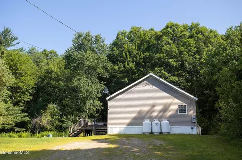 9 S County Rd, Florida, MA 01247 photo 4