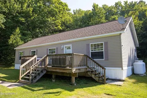 9 S County Rd, Florida, MA 01247 photo 2