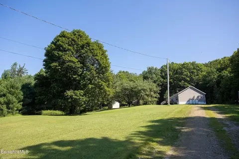 9 S County Rd, Florida, MA 01247 photo 5