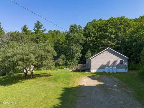 9 S County Rd, Florida, MA 01247 photo 6