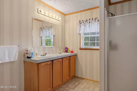 9 S County Rd, Florida, MA 01247 photo 35