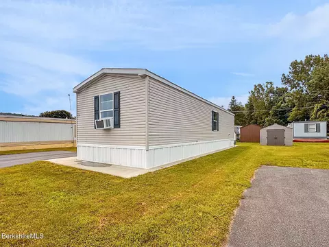 7 Third Ave, Cheshire, MA 01225 photo 3