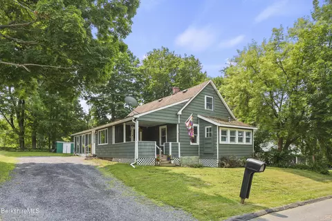 8 Baker St, Lanesborough, MA 01237