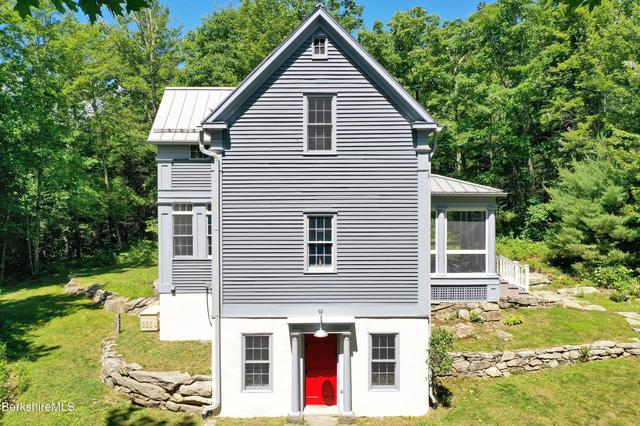 701 Rhoades Bailey Rd, New Marlborough, MA 01230
