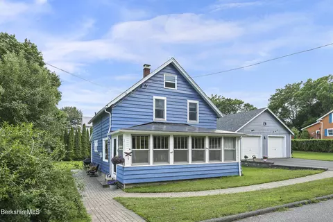 4 Water St, Adams, MA 01220
