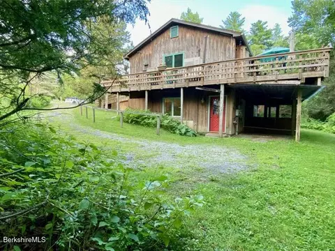 9 Forest Row, Great Barrington, MA 01230
