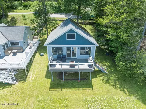 36 Tamarack Rd, Hinsdale, MA 01235