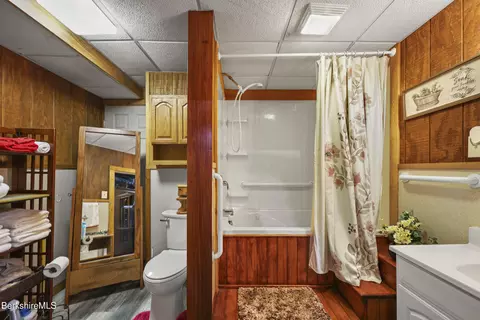 Bath - 36 Main St, Berlin, NY 12022 photo 2 of 2