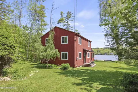 164 Woodleigh Rd, New Marlborough, MA 01230