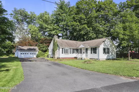 4 Gilmore Ave, Great Barrington, MA 01230