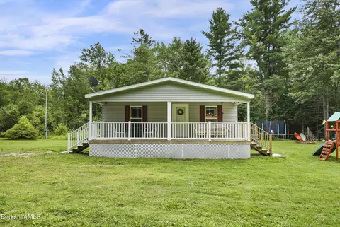 Exterior - 548 Loop Rd, Savoy, MA 01256 photo 4 of 12