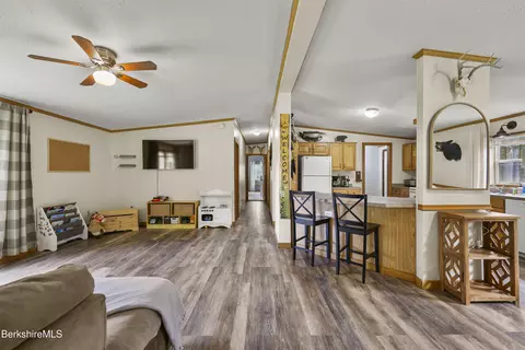 Entry Way - 548 Loop Rd, Savoy, MA 01256 photo 1 of 4