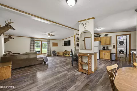 Entry Way - 548 Loop Rd, Savoy, MA 01256 photo 2 of 4