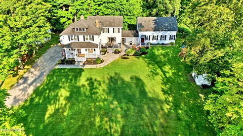 1 Eaton Ln, Pittsfield, MA 01201