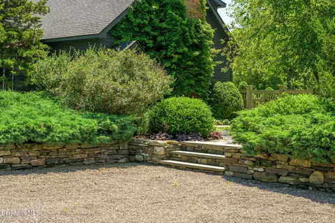 Exterior - 268 W Hill Rd, Austerlitz, NY 12017 photo 4 of 8