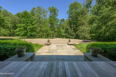 Exterior - 268 W Hill Rd, Austerlitz, NY 12017 photo 6 of 8