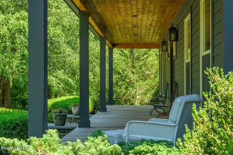 Exterior - 268 W Hill Rd, Austerlitz, NY 12017 photo 5 of 8