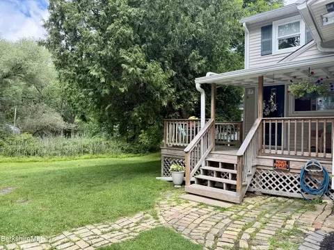 Exterior - 46 Pinehurst Ave, Pittsfield, MA 01201 photo 4 of 14
