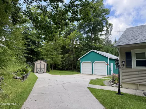 Exterior - 46 Pinehurst Ave, Pittsfield, MA 01201 photo 11 of 14