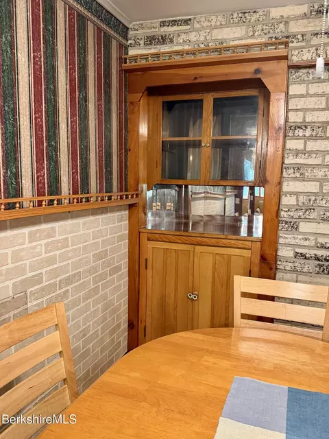 Dining - 46 Pinehurst Ave, Pittsfield, MA 01201 photo 4 of 4