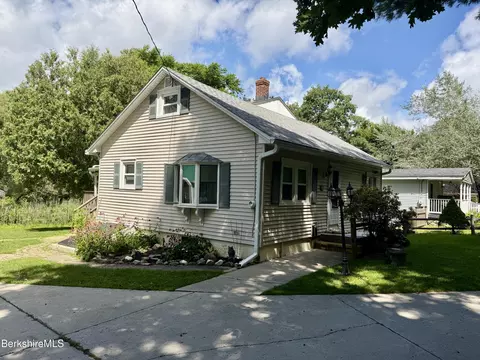Exterior - 46 Pinehurst Ave, Pittsfield, MA 01201 photo 10 of 14