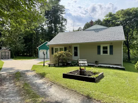 Exterior - 46 Pinehurst Ave, Pittsfield, MA 01201 photo 9 of 14