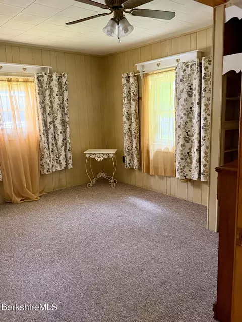 Bedroom - 46 Pinehurst Ave, Pittsfield, MA 01201 photo 3 of 3