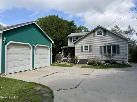 Exterior - 46 Pinehurst Ave, Pittsfield, MA 01201 photo 8 of 14
