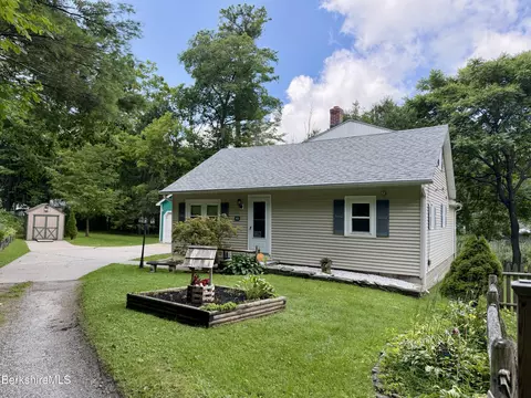 Exterior - 46 Pinehurst Ave, Pittsfield, MA 01201 photo 14 of 14