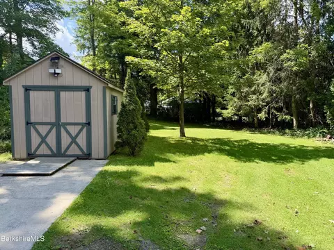 Exterior - 46 Pinehurst Ave, Pittsfield, MA 01201 photo 13 of 14