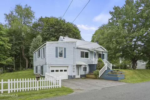 20 White Oaks Rd, Williamstown, MA 01267