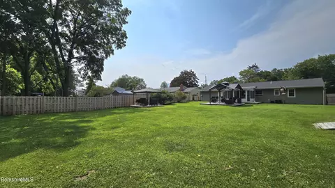 61 Payn Ave, Chatham, NY 12037