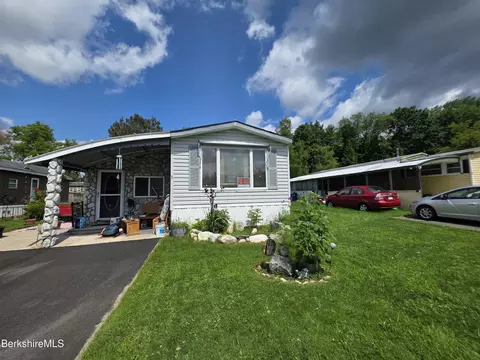 3 Iroquois Dr, North Adams, MA 01247