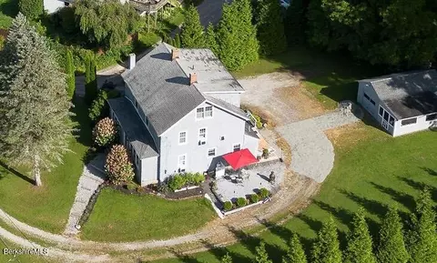 12 Mountain St, Great Barrington, MA 01230