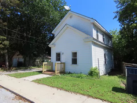 19 Pine St, Adams, MA 01220