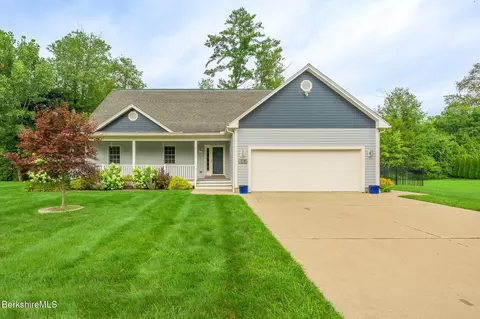 208 Karen Dr, Pittsfield, MA 01201