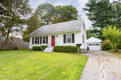 62 Easton Ave, Pittsfield, MA 01201