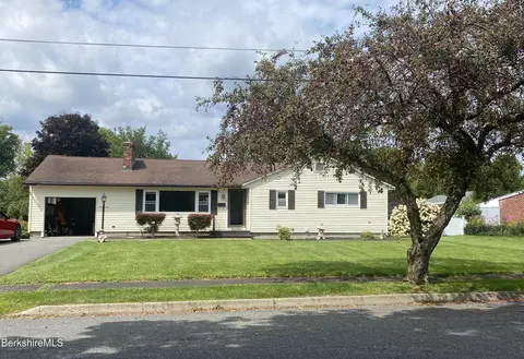 19 Chenaille Ter, North Adams, MA 01247