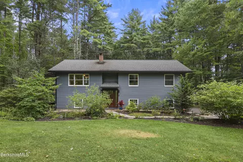 18 Hemlock Hill Rd, Great Barrington, MA 01230