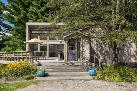 48 Swamp Rd, West Stockbridge, MA 01266